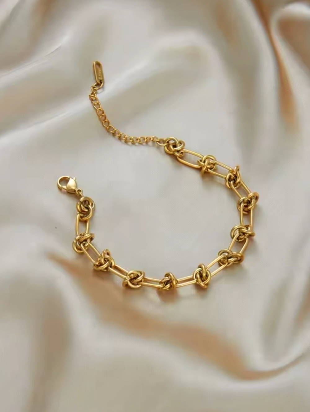 Gold Knot Link Bracelet